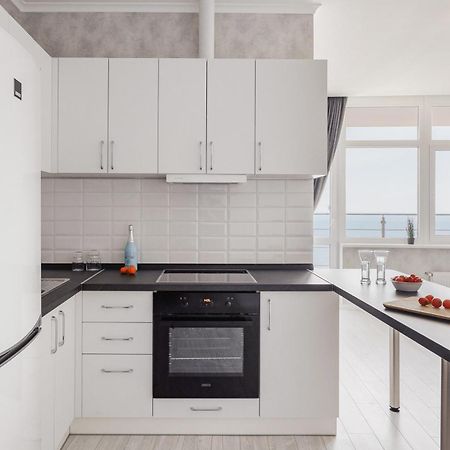Sea & Sky Apartments Odessa Quarto foto